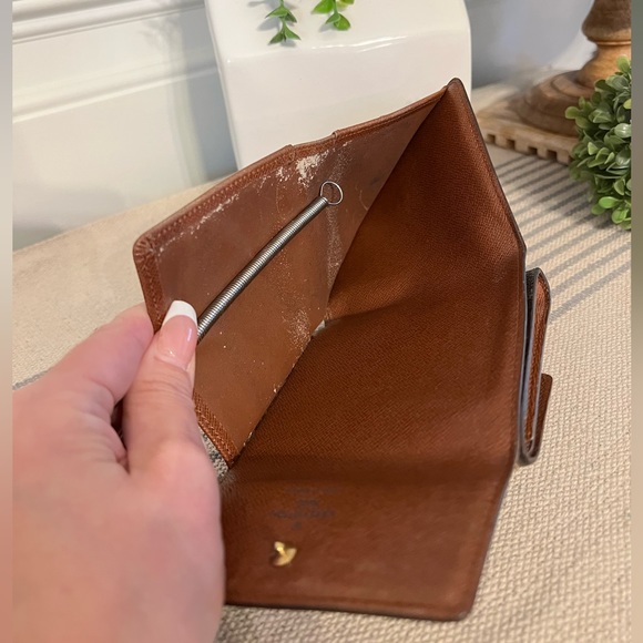Louis Vuitton Elise Trifold Wallet - Picture 10 of 11